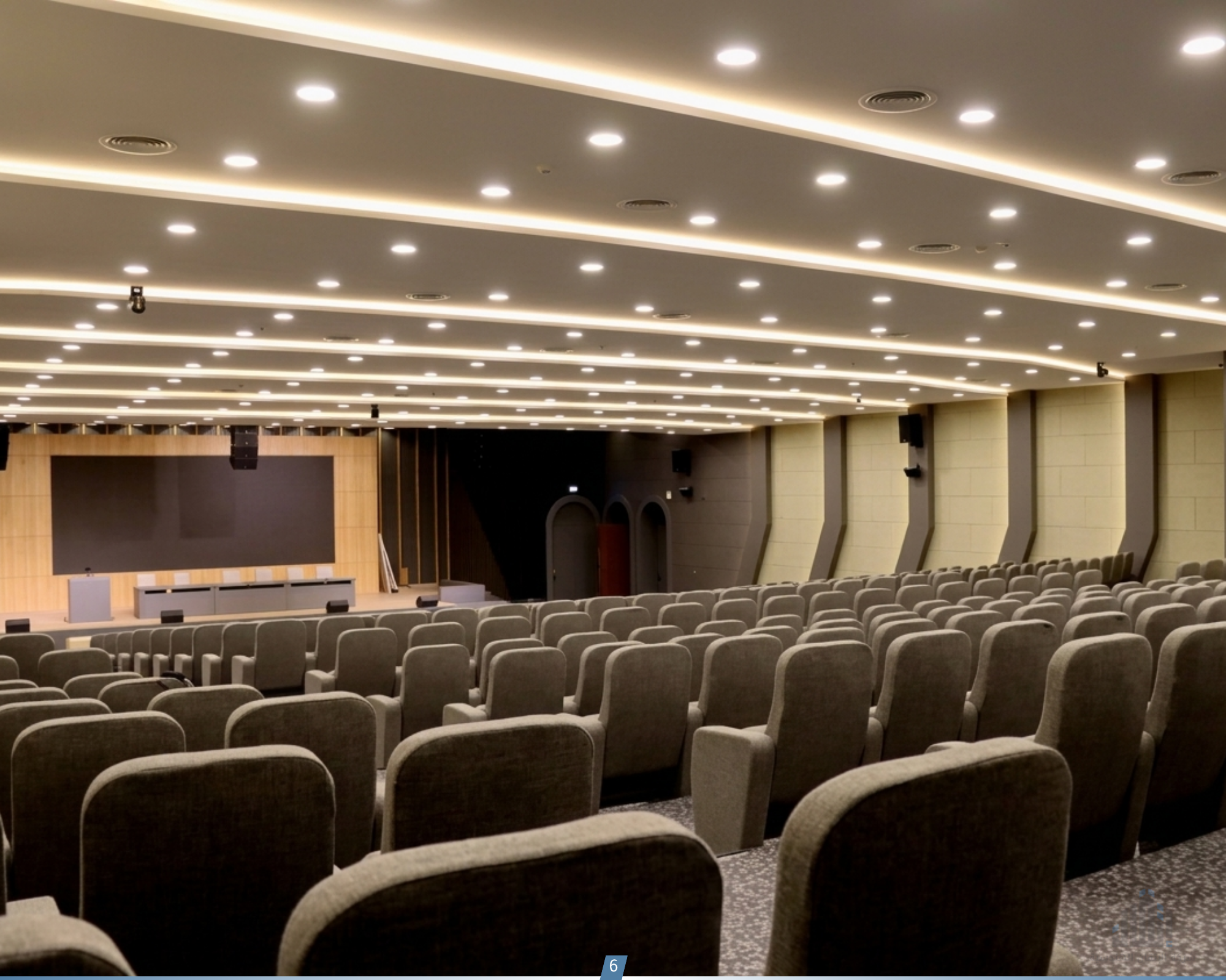 قاعة المؤتمرات الكبرى 6